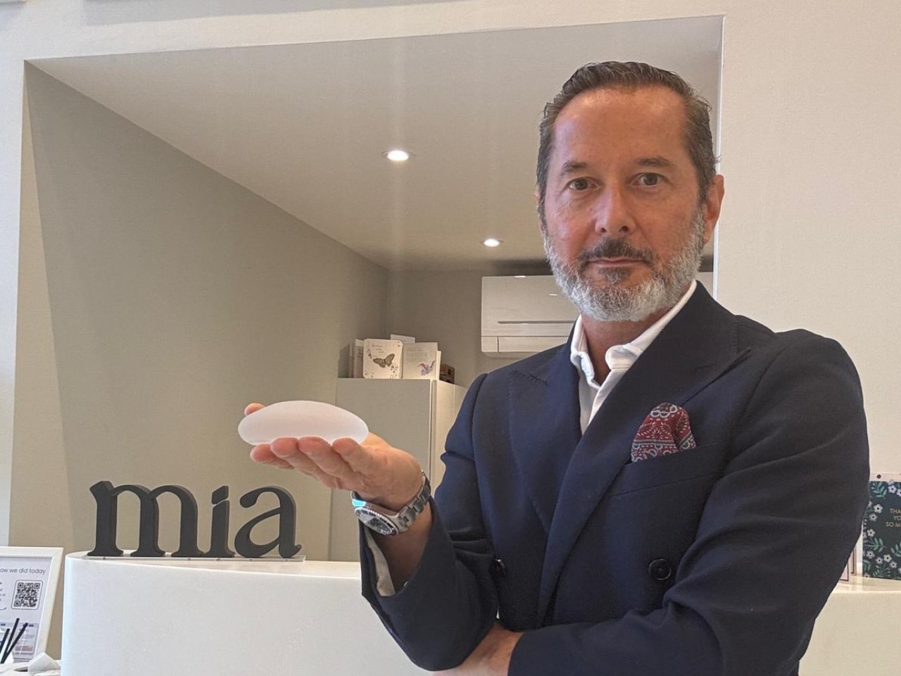 cheshire-plastic-surgeon-one-of-first-in-uk-to-offer-revolutionary
